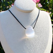 Pendentif Sélénite pierre percée
