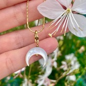 Pendentif Breloque "Lune" en Nacre